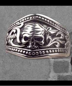 Anillo Calavera Pañuelo Acero